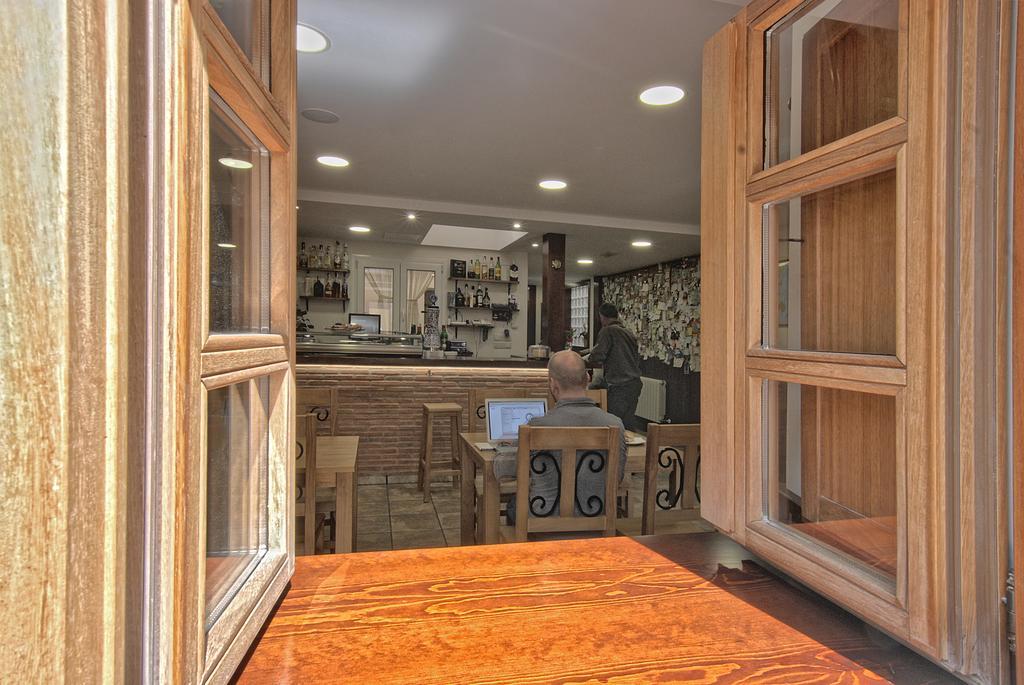 Hostal-Bar Restaurante "La Fuente" Rabe de las Calzadas ภายนอก รูปภาพ