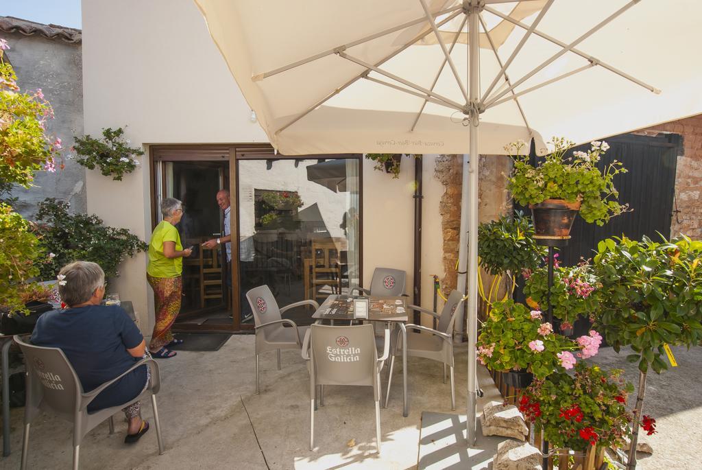 Hostal-Bar Restaurante "La Fuente" Rabe de las Calzadas ภายนอก รูปภาพ