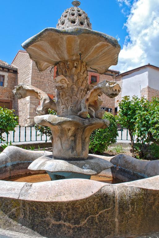 Hostal-Bar Restaurante "La Fuente" Rabe de las Calzadas ภายนอก รูปภาพ